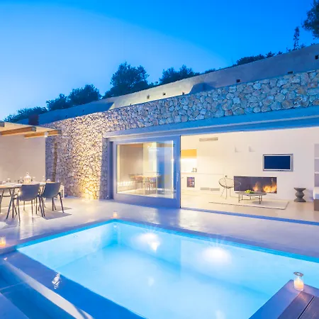 Santorini Heights Apartment